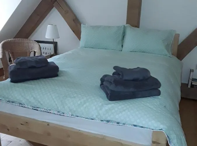 The Old Cowshed בית נופש *